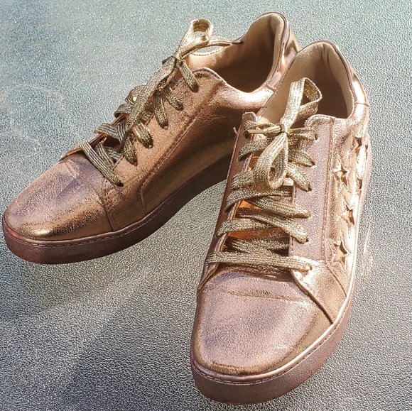 Women's Metallic Rose Gold sneakers - Picture 2 of 4